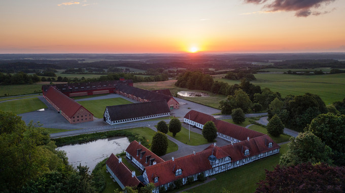 Kalø Hovedgård, Grenåvej 14, 8410 Rønde