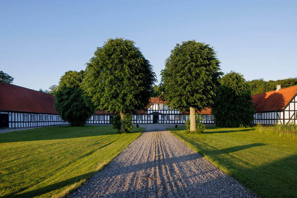 Kalø Hovedgård, Grenåvej 14, 8410 Rønde